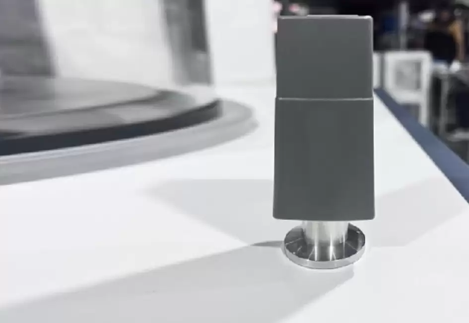 Vacuum System: High frequency Wide Range Pirani Vacuum Sensor: With Vacuum System: High frequency Wide Range Pirani Vacuum Sensor: With automatic temperature compensation control unit, Pirani