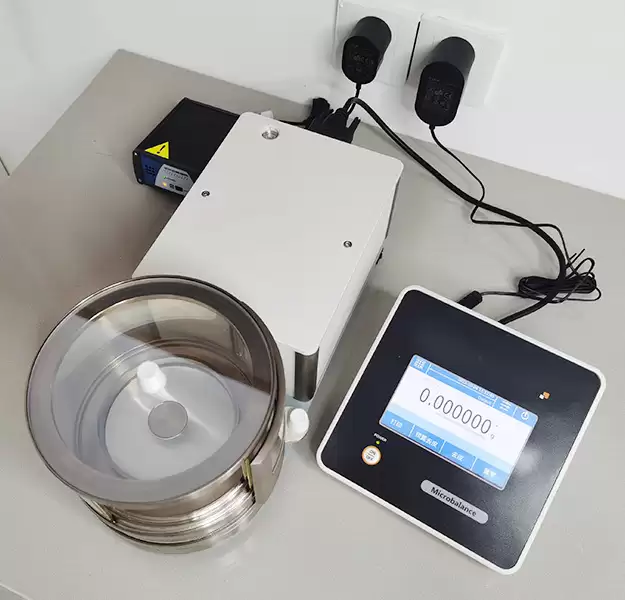 Analytical Balance 6.1 g 0.001 mg
